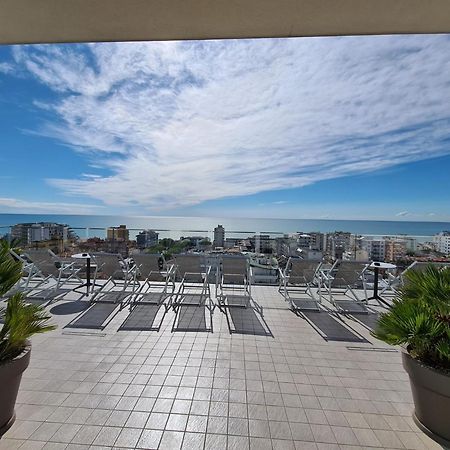 Hesperia Hotel & Residence ลิโดดิเยโซโล ภายนอก รูปภาพ