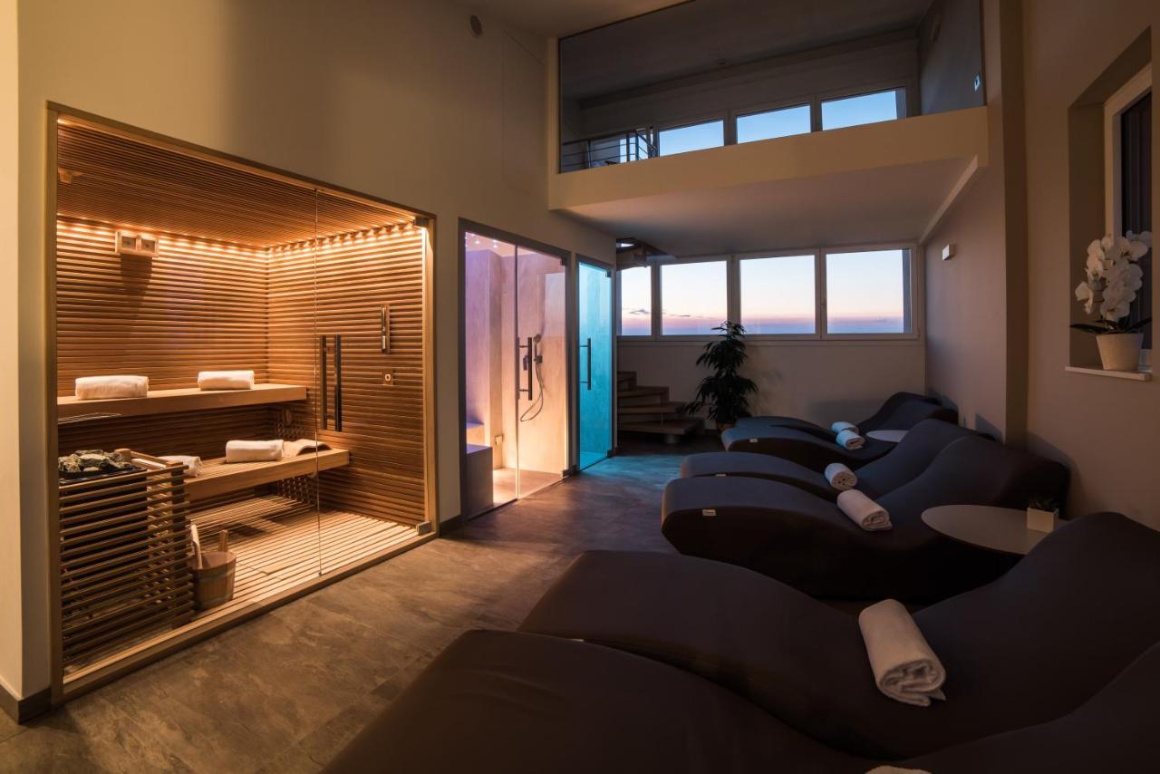 Hesperia Hotel & Residence ลิโดดิเยโซโล ภายนอก รูปภาพ
