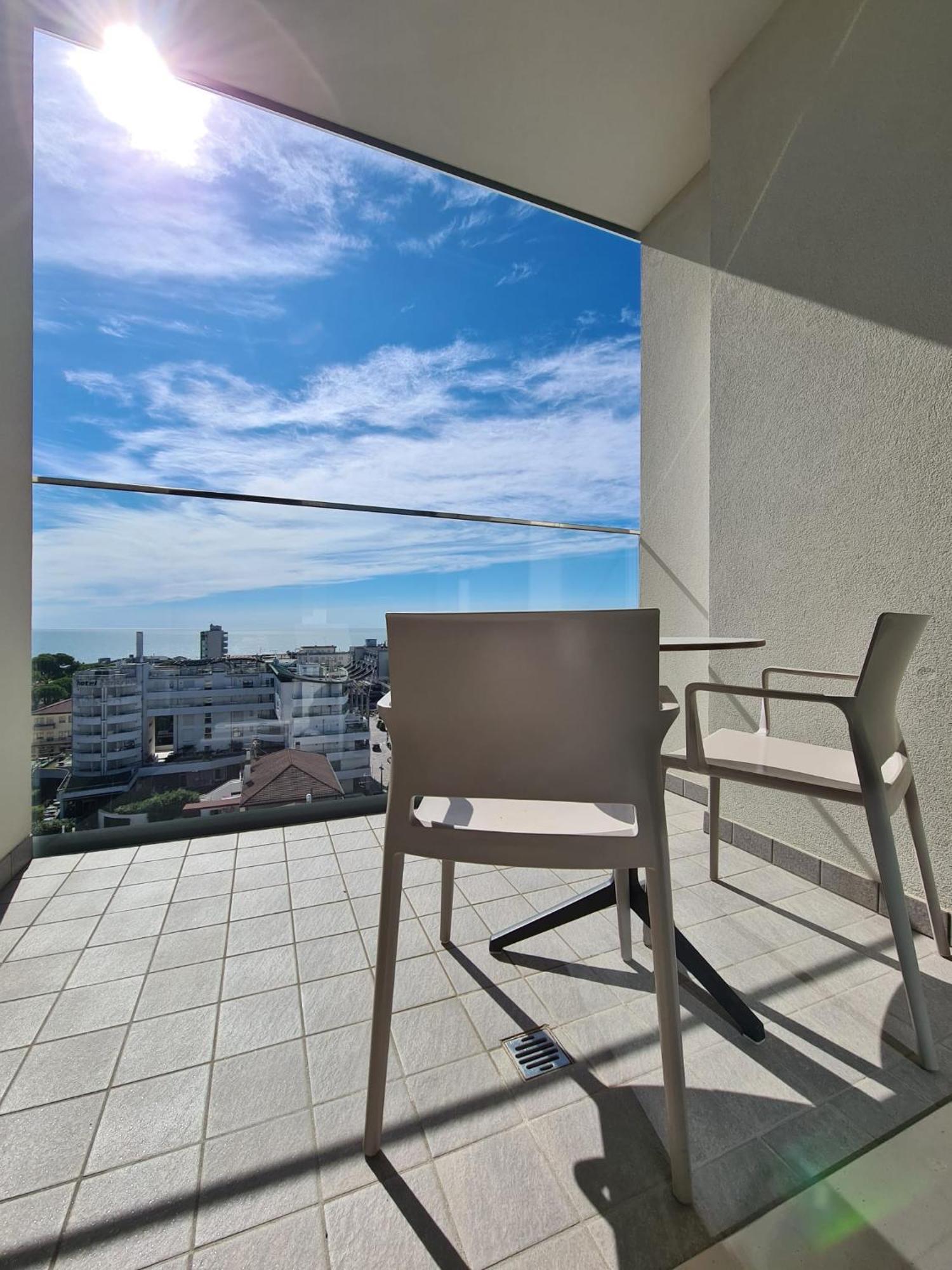 Hesperia Hotel & Residence ลิโดดิเยโซโล ภายนอก รูปภาพ