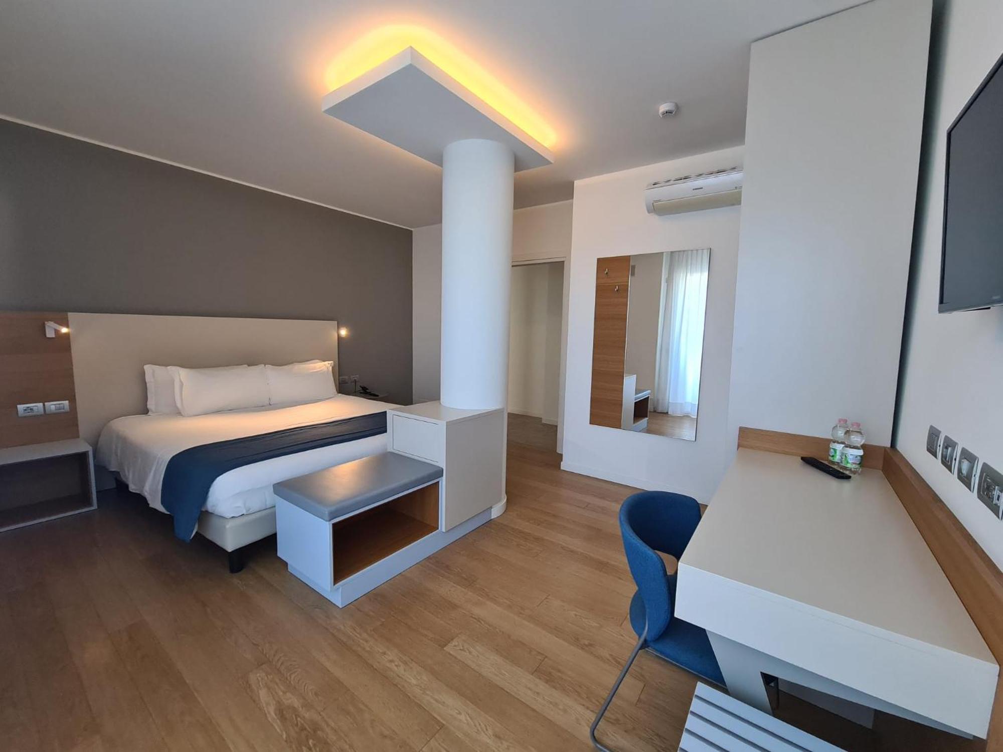 Hesperia Hotel & Residence ลิโดดิเยโซโล ห้อง รูปภาพ
