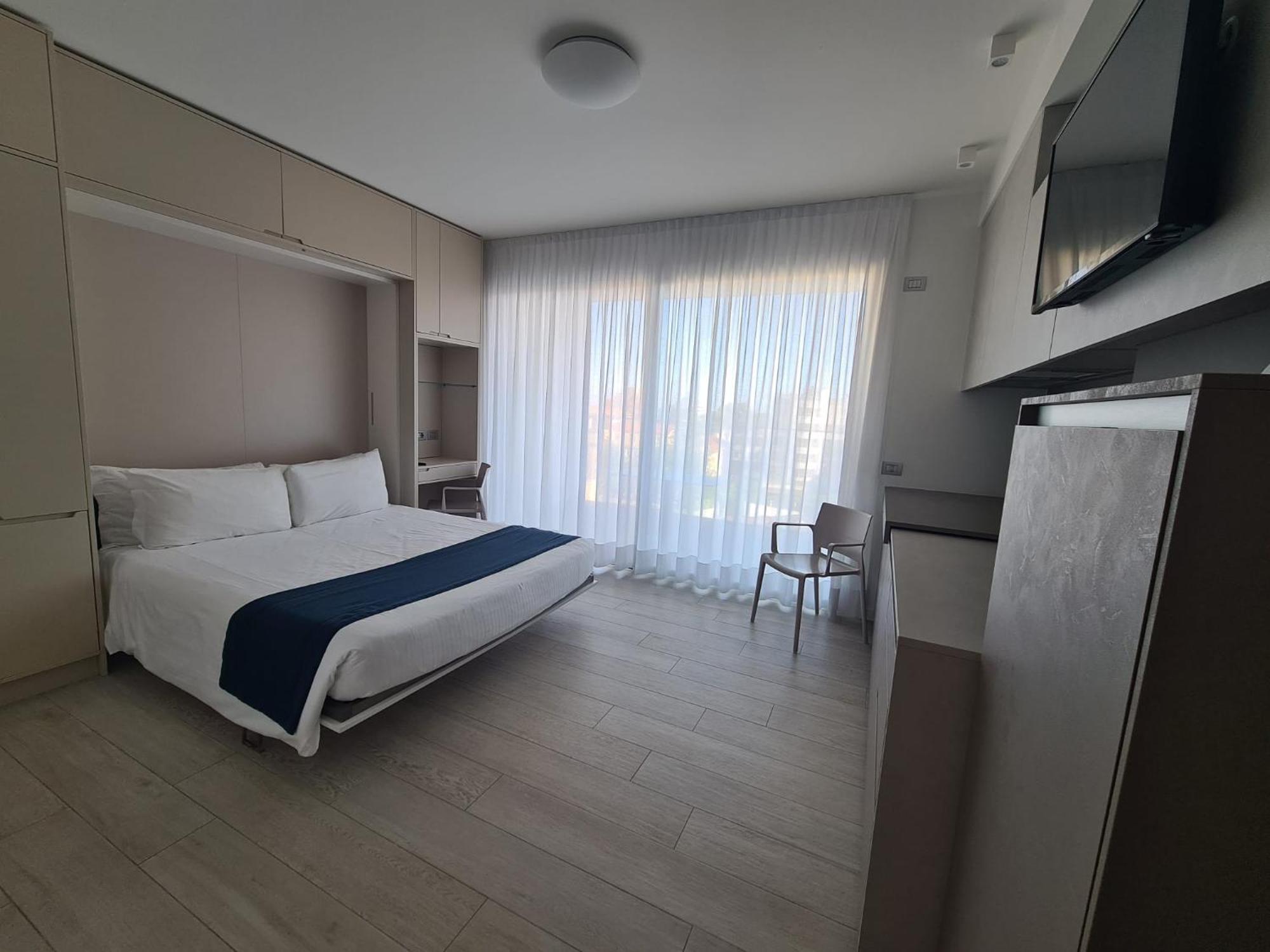 Hesperia Hotel & Residence ลิโดดิเยโซโล ห้อง รูปภาพ