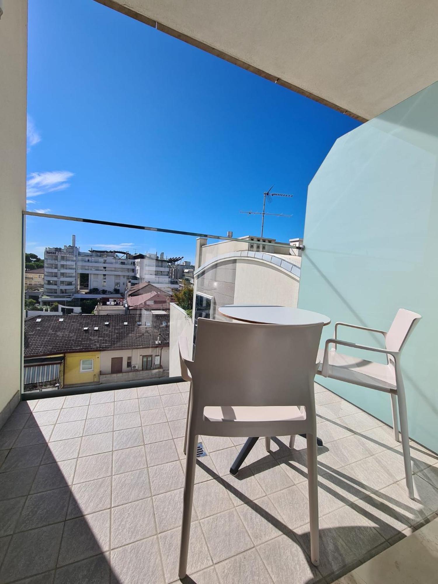 Hesperia Hotel & Residence ลิโดดิเยโซโล ห้อง รูปภาพ