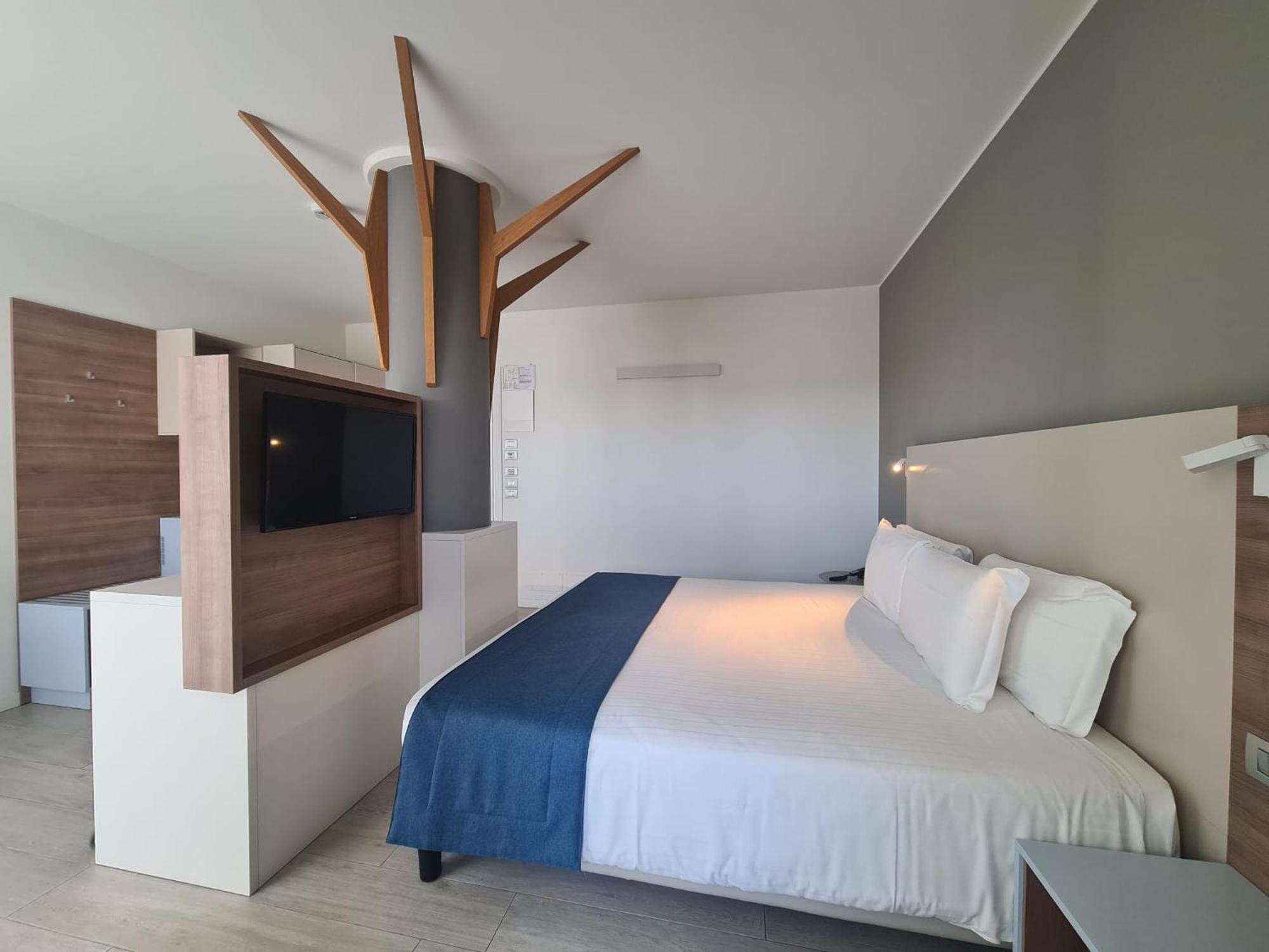 Hesperia Hotel & Residence ลิโดดิเยโซโล ห้อง รูปภาพ
