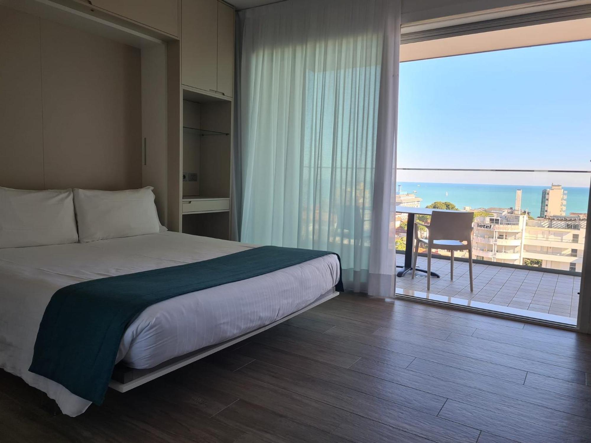 Hesperia Hotel & Residence ลิโดดิเยโซโล ห้อง รูปภาพ