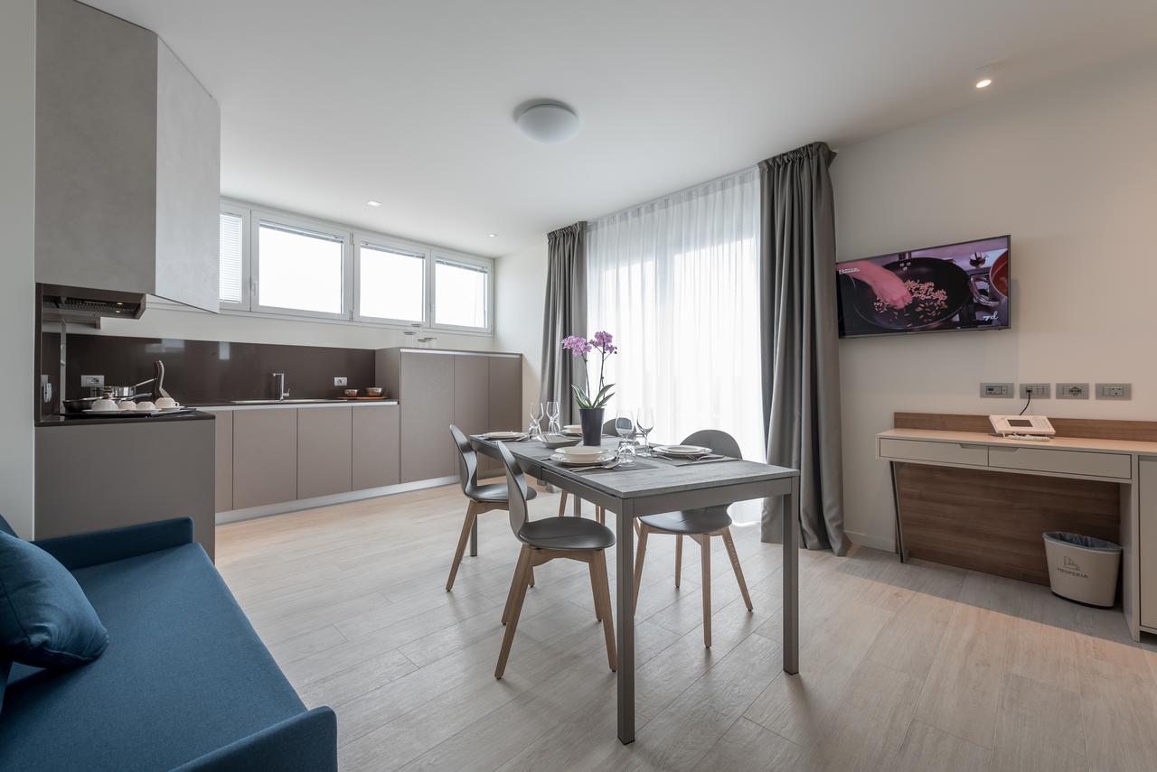 Hesperia Hotel & Residence ลิโดดิเยโซโล ภายนอก รูปภาพ